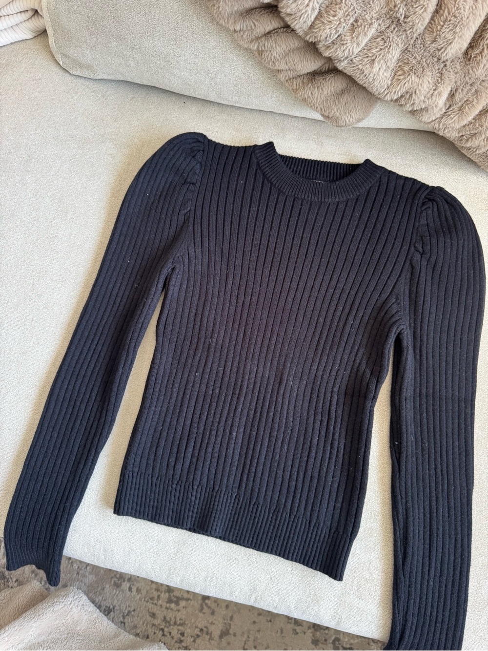 Astr Black Ribbed Puff-Sleeve Top